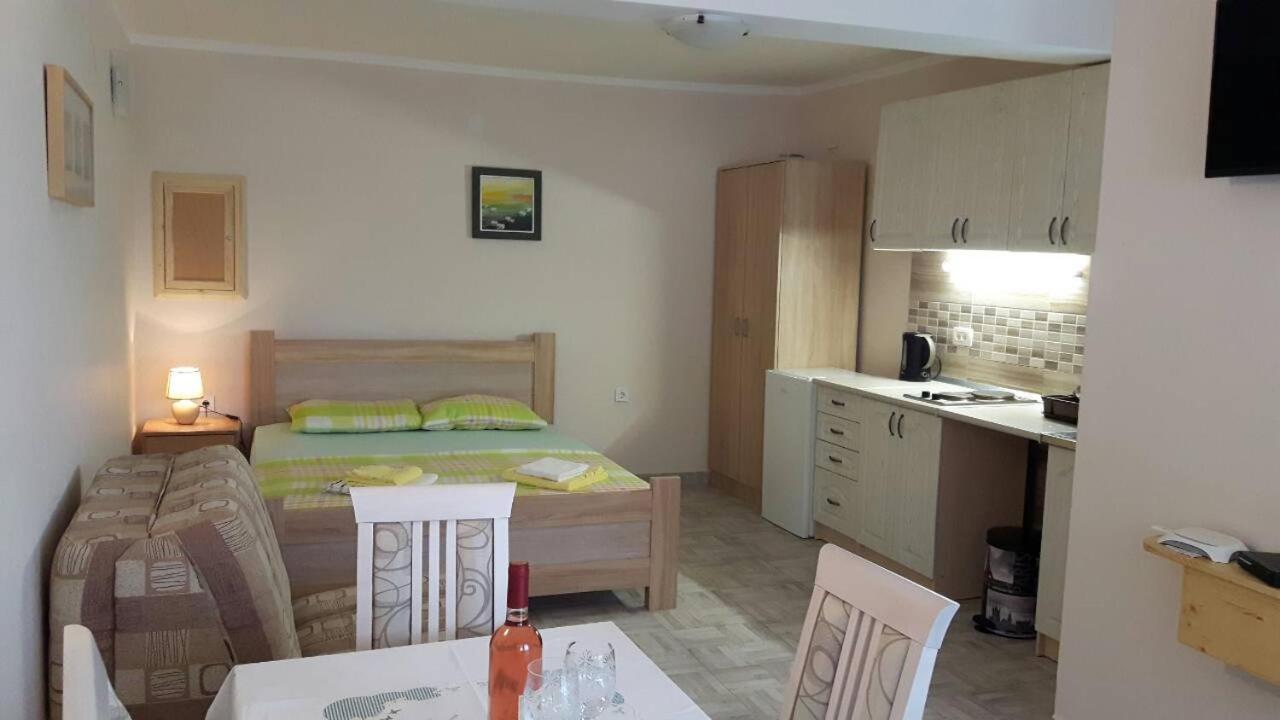 Apartman Pijavica Bijela Exterior foto